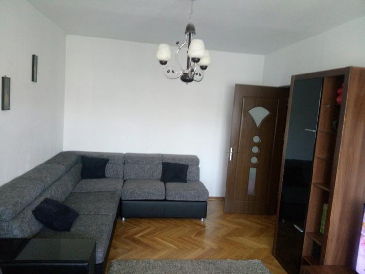 Închiriez apartament 3 camere - 5