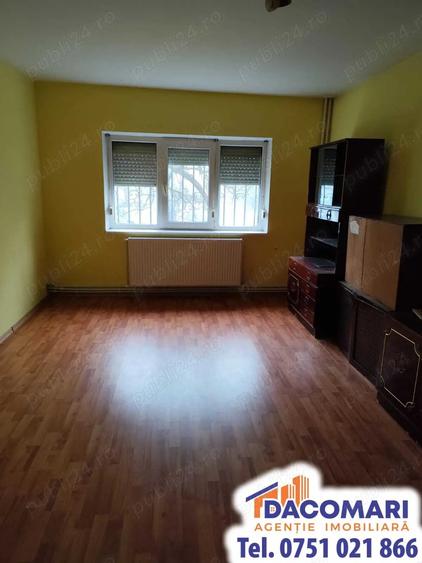Apartament cu 4 camere decomandat în Dunărea