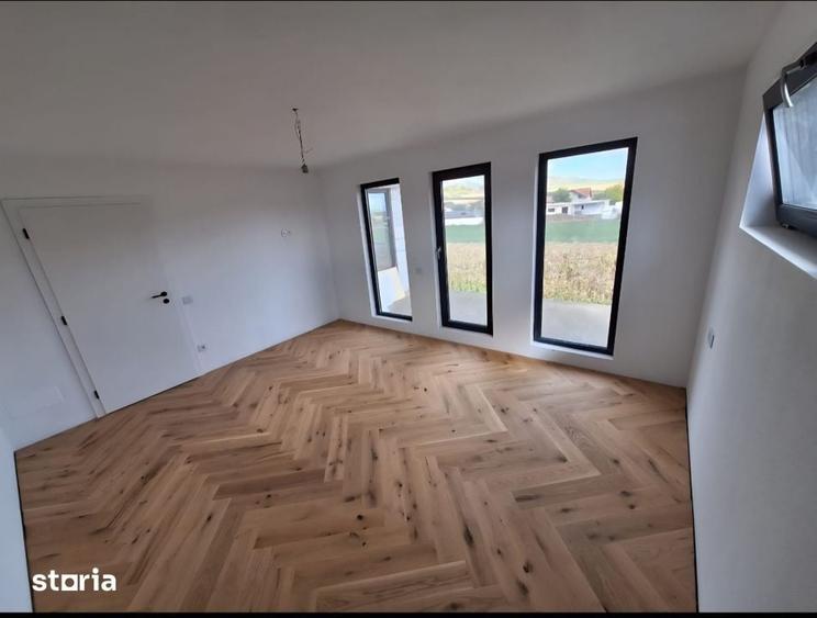 Casă cu 4 camere cu Teren 600 Mp în Central