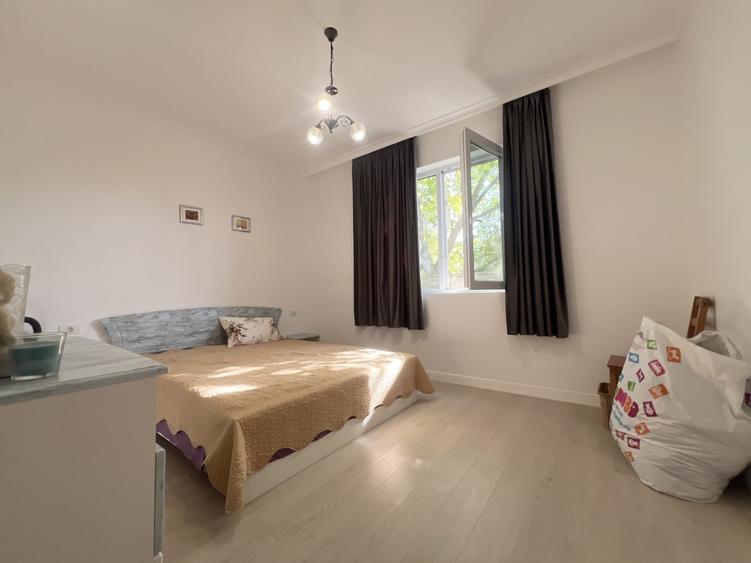 Apartament cu 2 camere semidecomandat, mobilat în Chișoda