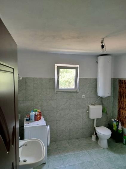 Casă cu 4 camere în Bărăști