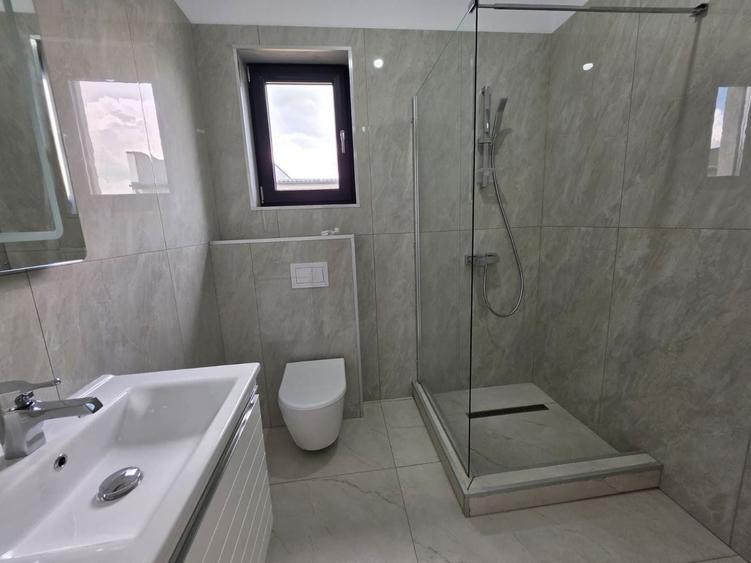 Casă individuală cu 4 camere cu Canalizare în Berceni