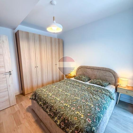 Apartament cu 2 camere semidecomandat, mobilat în Central