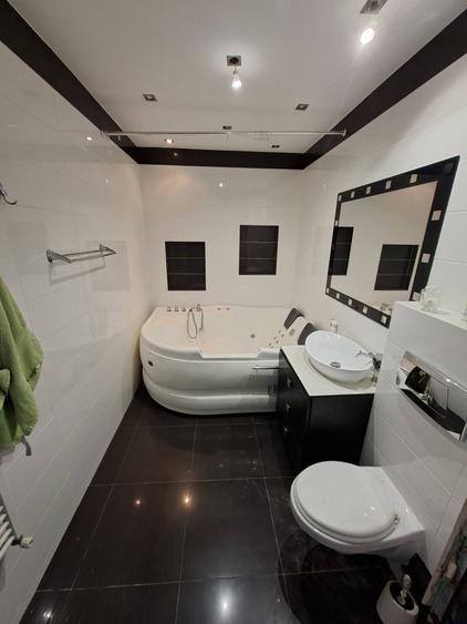 Apartament cu 2 camere semidecomandat, mobilat în Bună Ziua