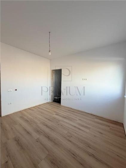 Duplex cu 4 camere cu Canalizare în Moșnița Veche
