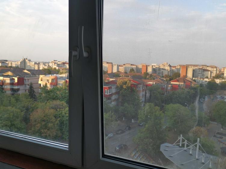 Apartament cu 2 camere semidecomandat în Rogerius