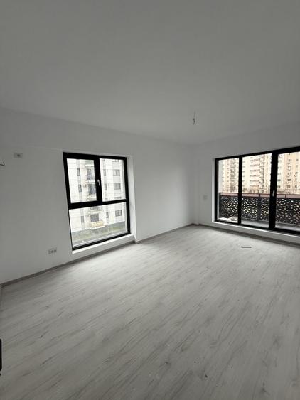 Apartament cu 3 camere semidecomandat în Theodor Pallady