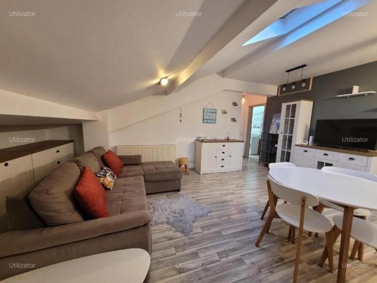 Apartament cu 2 camere semidecomandat, mobilat în 1 Mai
