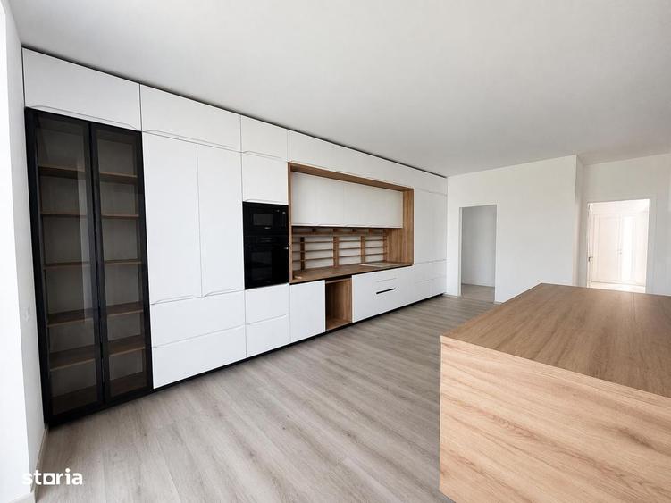 Casă cu 4 camere cu Teren 2000 Mp în Central