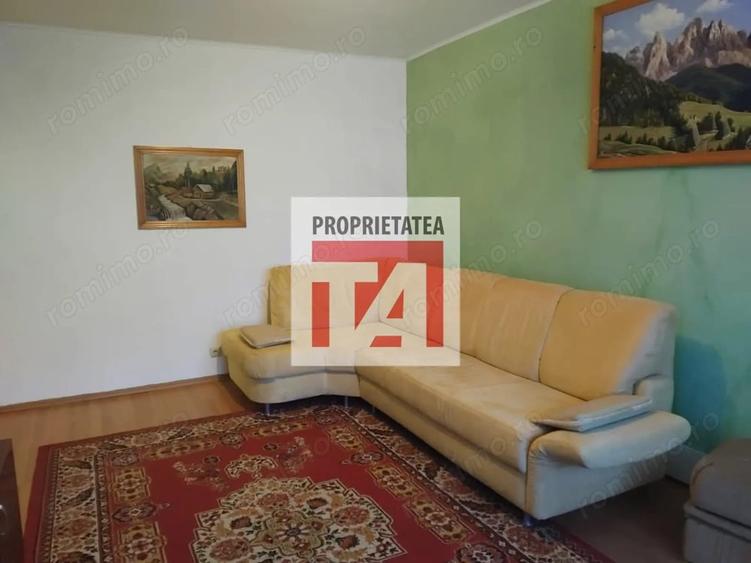 Apartament cu 3 camere decomandat în Hotvon