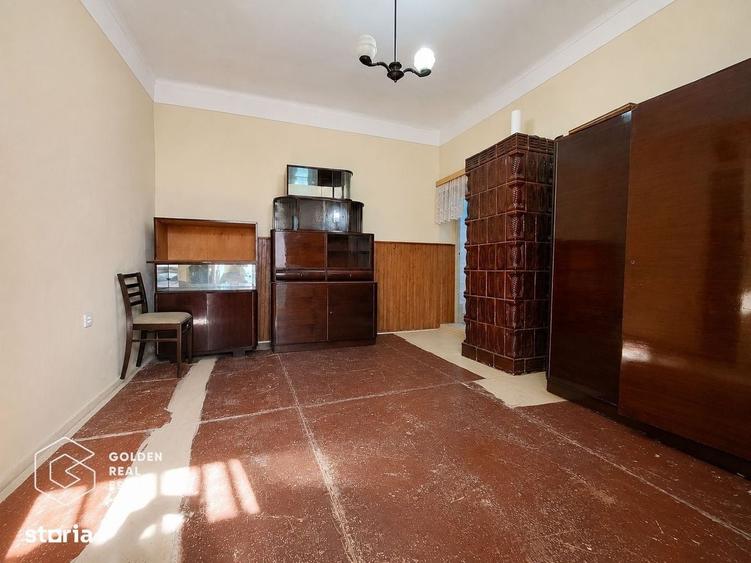 Casă cu 4 camere decomandat cu Teren 420 Mp în Central
