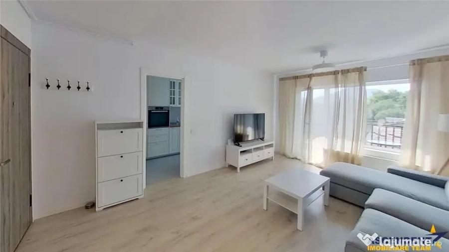 Apartament cu 2 camere decomandat în Noua