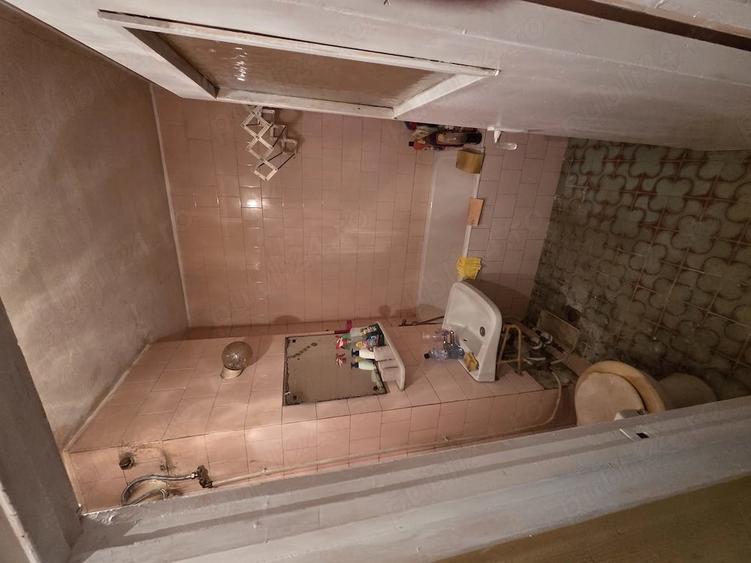Apartament cu 3 camere semidecomandat în Nord