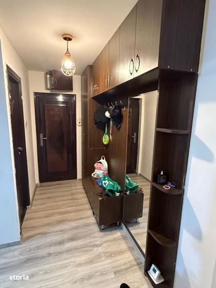 Garsonieră decomandată, mobilată în Rovine
