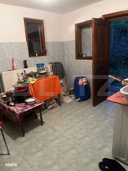 Casă cu 4 camere în Leamna de Sus