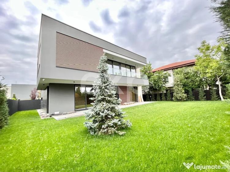Casă cu 5 camere cu Teren 700 Mp în Central