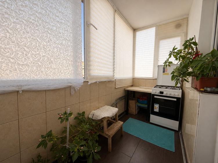 Apartament cu 3 camere decomandat în Rahova