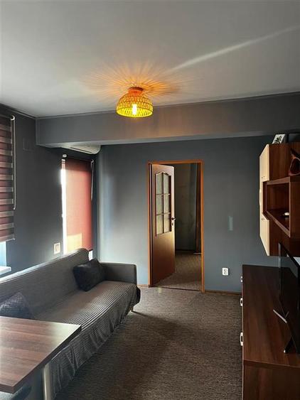 Apartament cu 2 camere semidecomandat în Dragoș Vodă