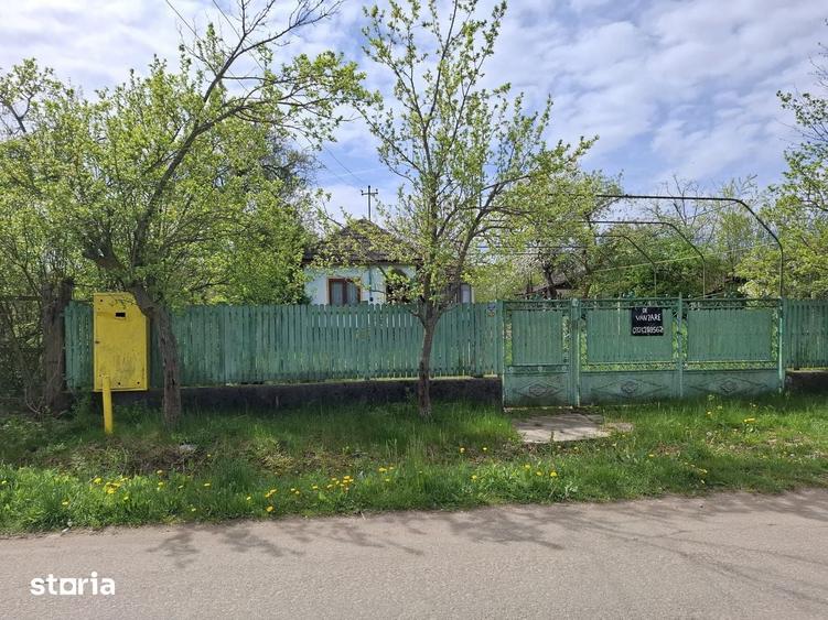 Teren de 3478 mp, în Podenii Noi