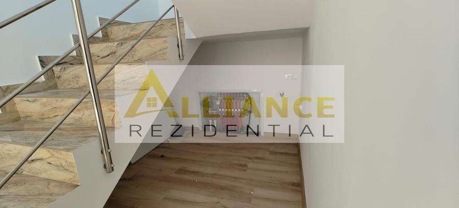 Casă individuală cu 4 camere cu Canalizare în Berceni