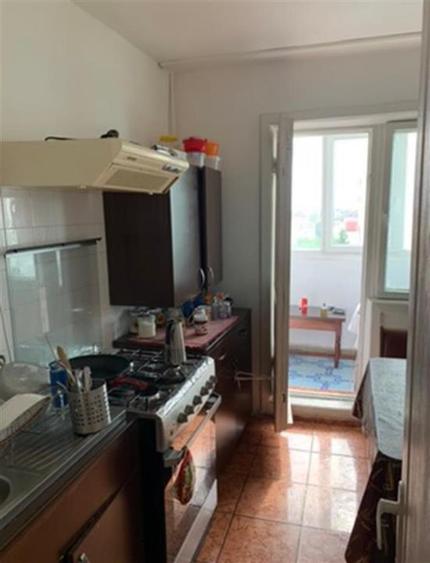 Apartament cu 3 camere decomandat în Complex Studențesc