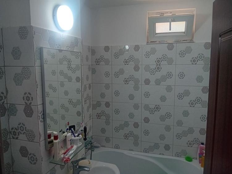 Apartament cu 2 camere semidecomandat în Dărmănești