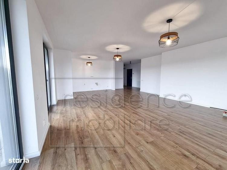 Apartament cu 4 camere semidecomandat, mobilat în Zorilor