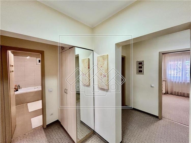 Apartament cu 3 camere decomandat în Terezian