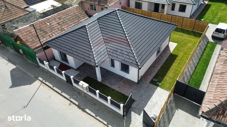 Casă cu 3 camere cu Teren 300 Mp în Central