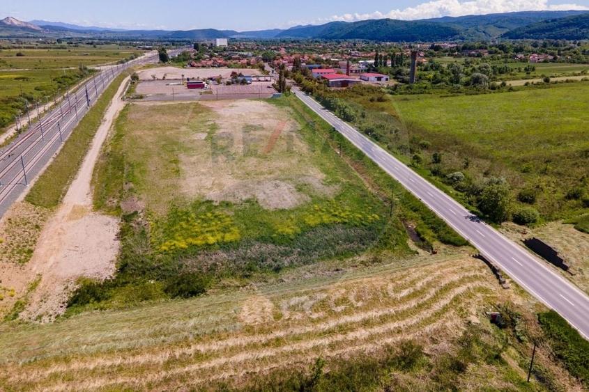 Teren Construcții intravilan de 21536 mp, în Ilia