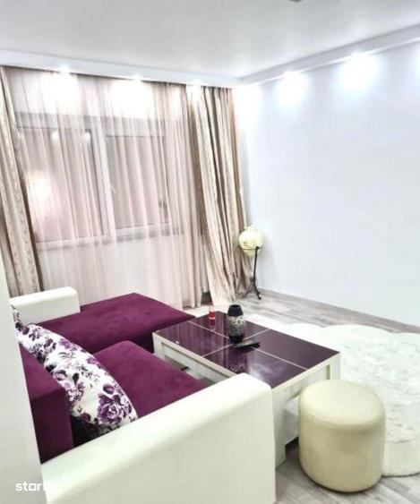 Apartament cu 3 camere decomandat, mobilat în Central