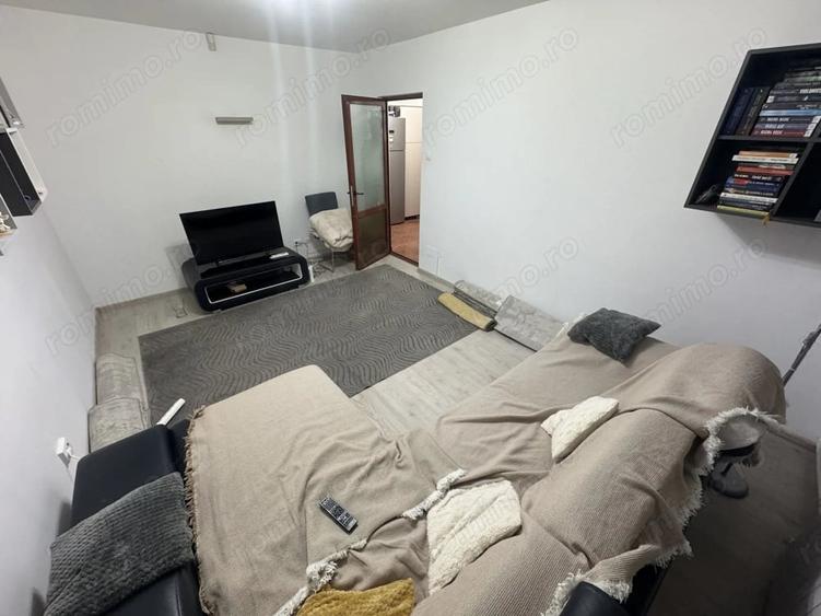 Apartament cu 2 camere decomandat, mobilat în Casa de Cultură