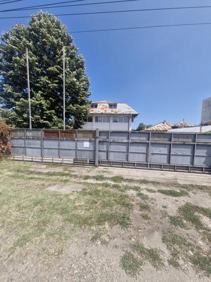 Casă cu 8 camere cu Canalizare în Săftica