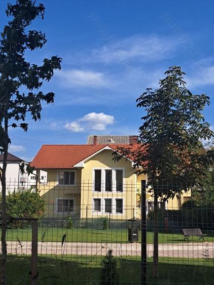 Casă cu 6 camere cu Teren 440 Mp în Ștefan cel Mare