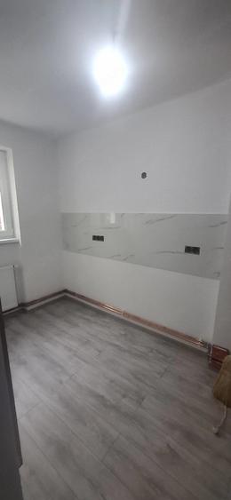 Apartament cu 3 camere decomandat în Gălăuțaș