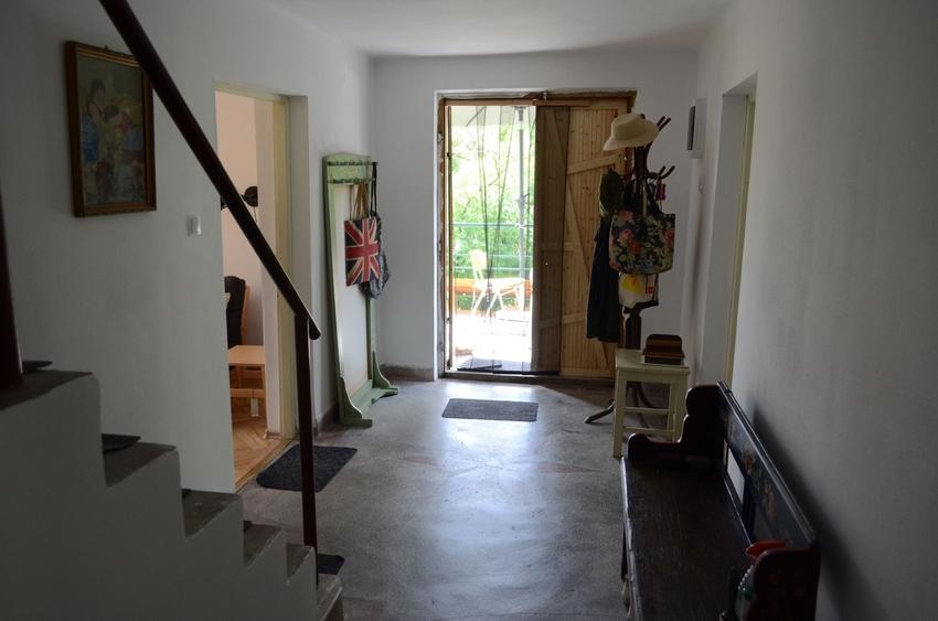 Casă individuală cu 4 camere cu Canalizare în Geoagiu de Sus