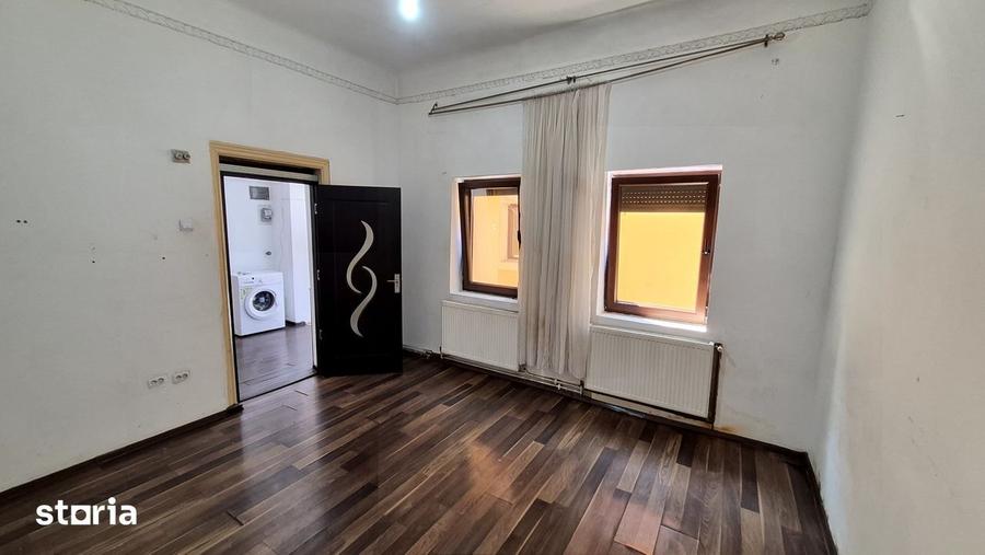 Casă cu 2 camere cu Teren 98 Mp în Parcul Carol
