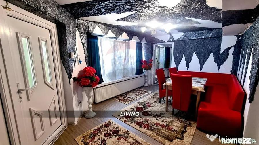 Apartament cu 3 camere semidecomandat în Central