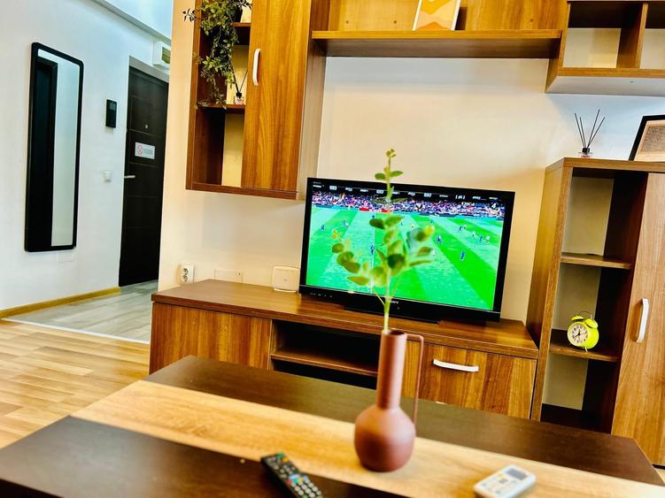 Apartament cu 3 camere semidecomandat în Ultracentral