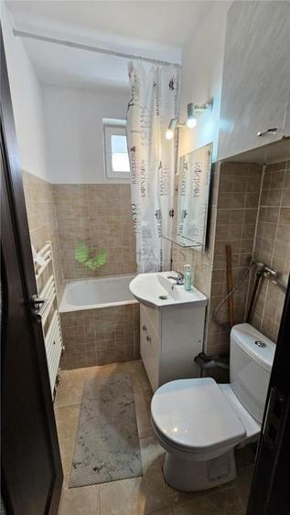 Apartament cu 2 camere decomandat în Florilor