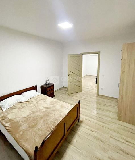 Apartament cu 2 camere semidecomandat, mobilat în Central