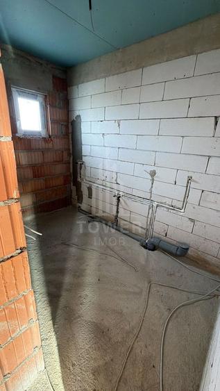 Duplex cu 4 camere cu Canalizare în Șura Mică