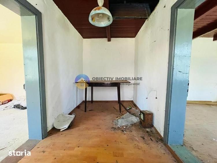 Casă cu 2 camere cu Teren 2089 Mp în Central