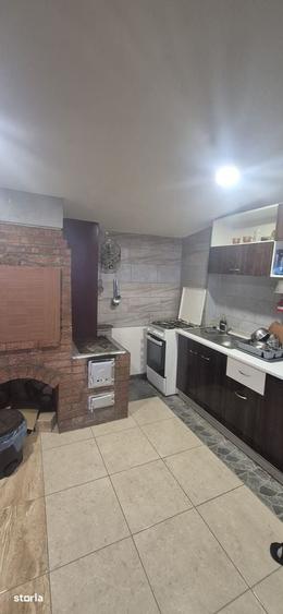 Sacalaseni, casa finisata, 7 ari teren - 2