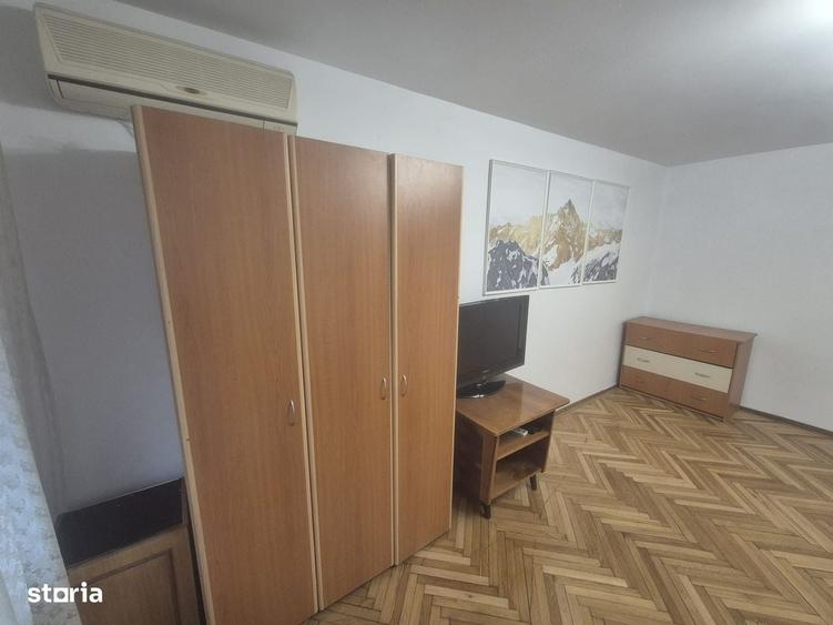 Garsonieră decomandată în Drumul Sării