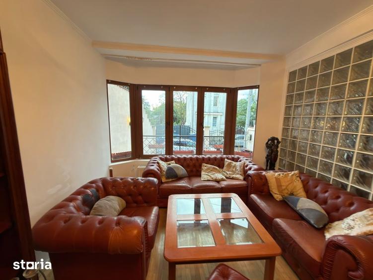 Casă cu 5 camere cu Teren 280 Mp în 1 Mai