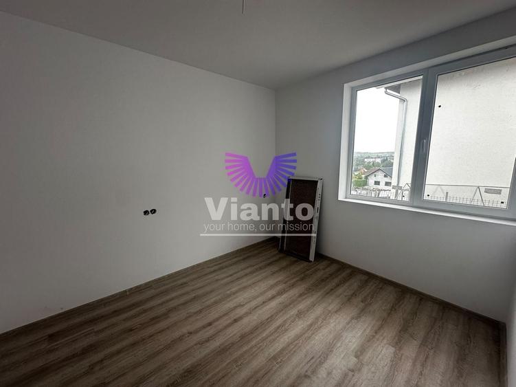 Duplex cu 5 camere cu Canalizare în Exterior Vest