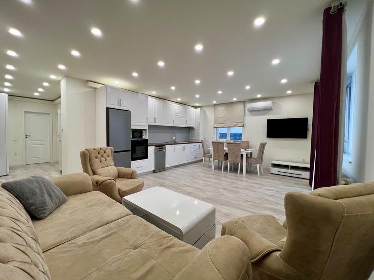 Apartament cu 4 camere decomandat, mobilat în Florești