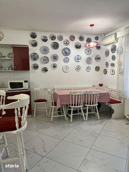 Casă cu 4 camere cu Canalizare în Luncă