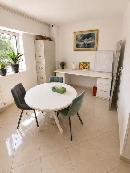 Apartament cu 5 camere decomandat în Unirii